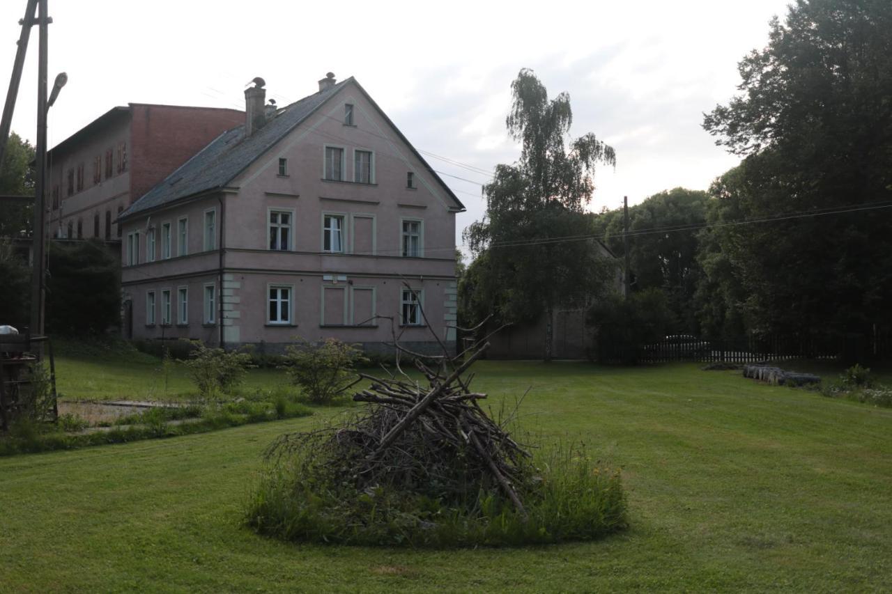 Hotel Pokoje W Starym Mlynie Kudowa-Zdrój Exterior foto